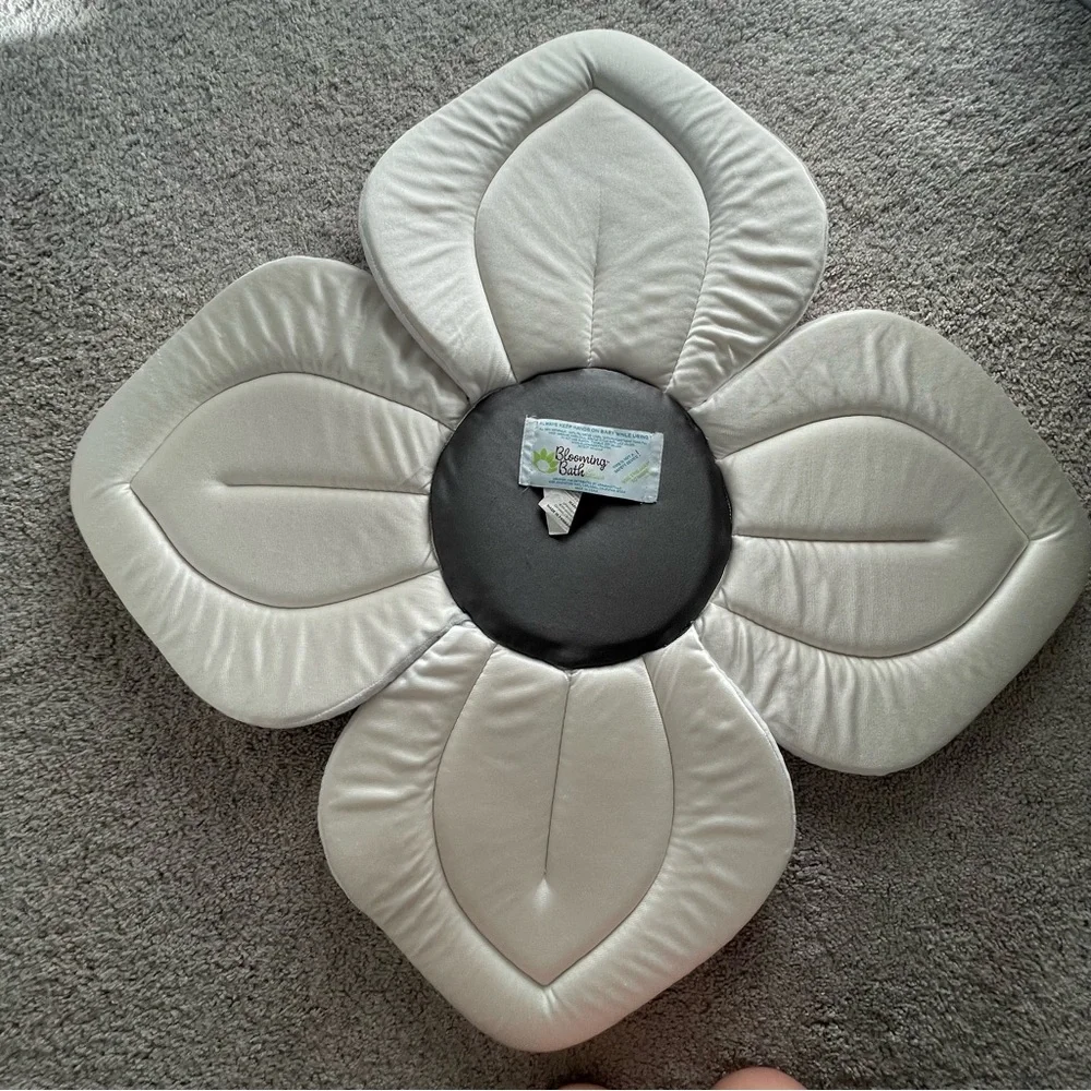 Blooming Bath For Babies Lotus Bath Seat Grey
